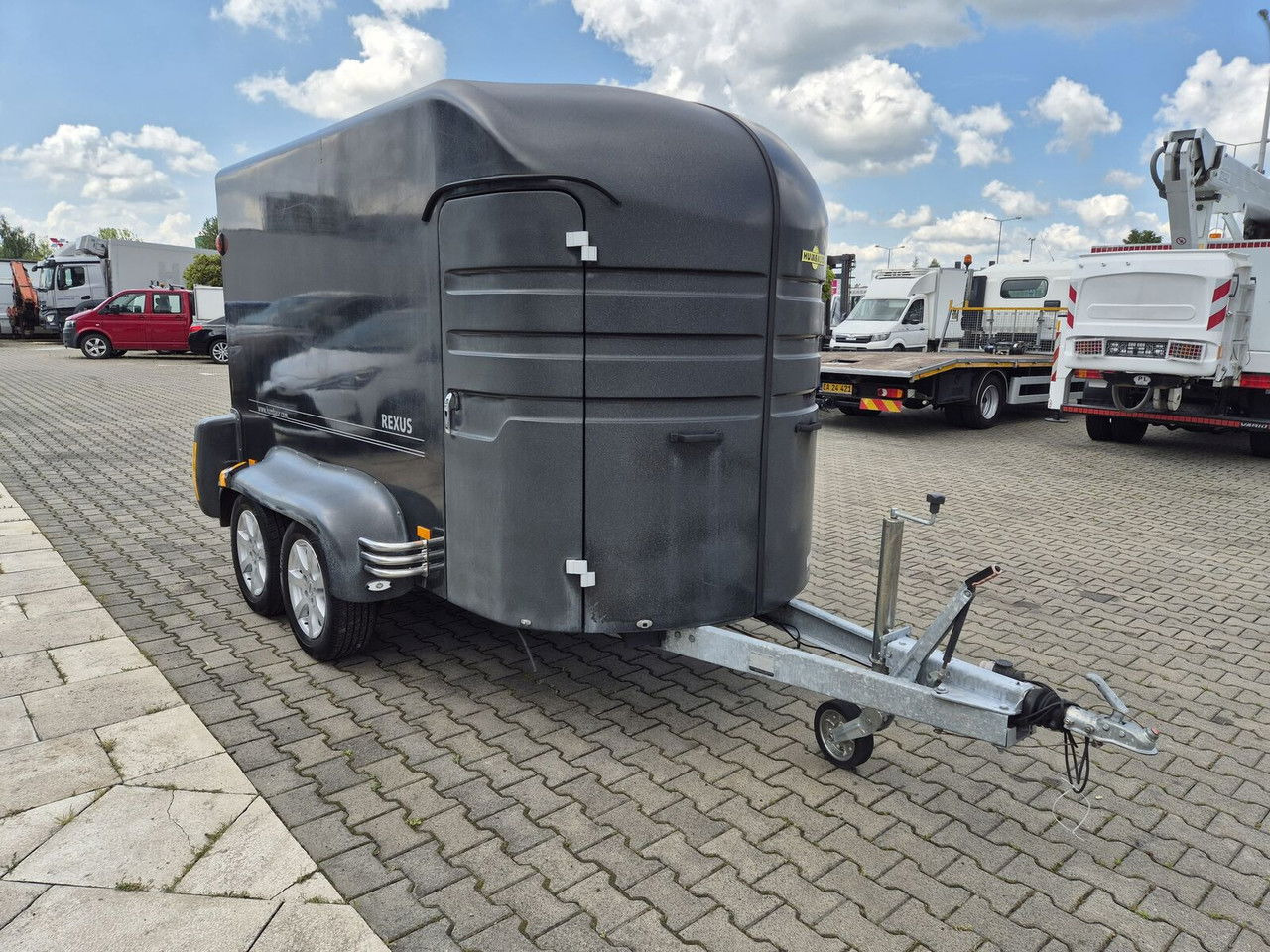 HUMBAUR Rexus 2000 / FOR Transporting 2 Horses, Ponies ANDBreedin - Hobutreiler: pilt 4 HUMBAUR Rexus 2000 / FOR Transporting 2 Horses, Ponies ANDBreedin - Hobutreiler: pilt 4