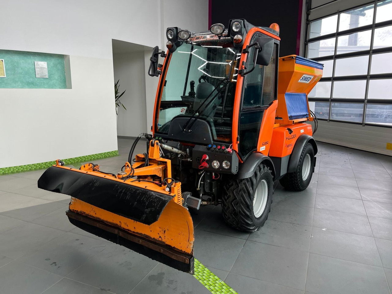 Holder C250 4X4 / LOW MTH / 1 Owner / Kubota Engine - Elektriline tarbesõiduk: pilt 1 Holder C250 4X4 / LOW MTH / 1 Owner / Kubota Engine - Elektriline tarbesõiduk: pilt 1