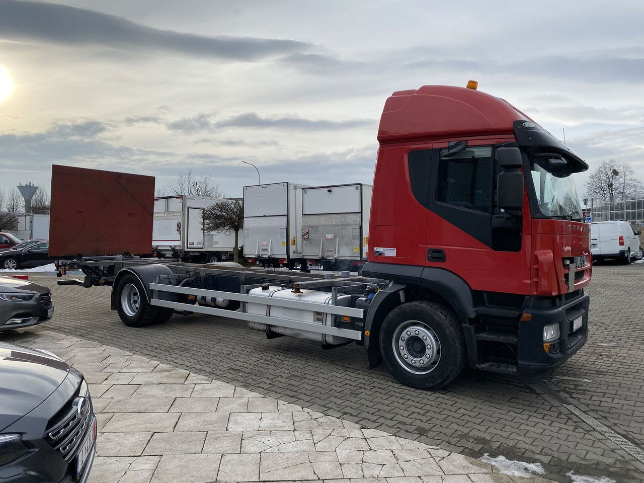 Iveco Stralis 360 AT 190 / Euro 5 / NEW Service / Long Frame - Kabiinišassiiga veoauto: pilt 5 Iveco Stralis 360 AT 190 / Euro 5 / NEW Service / Long Frame - Kabiinišassiiga veoauto: pilt 5