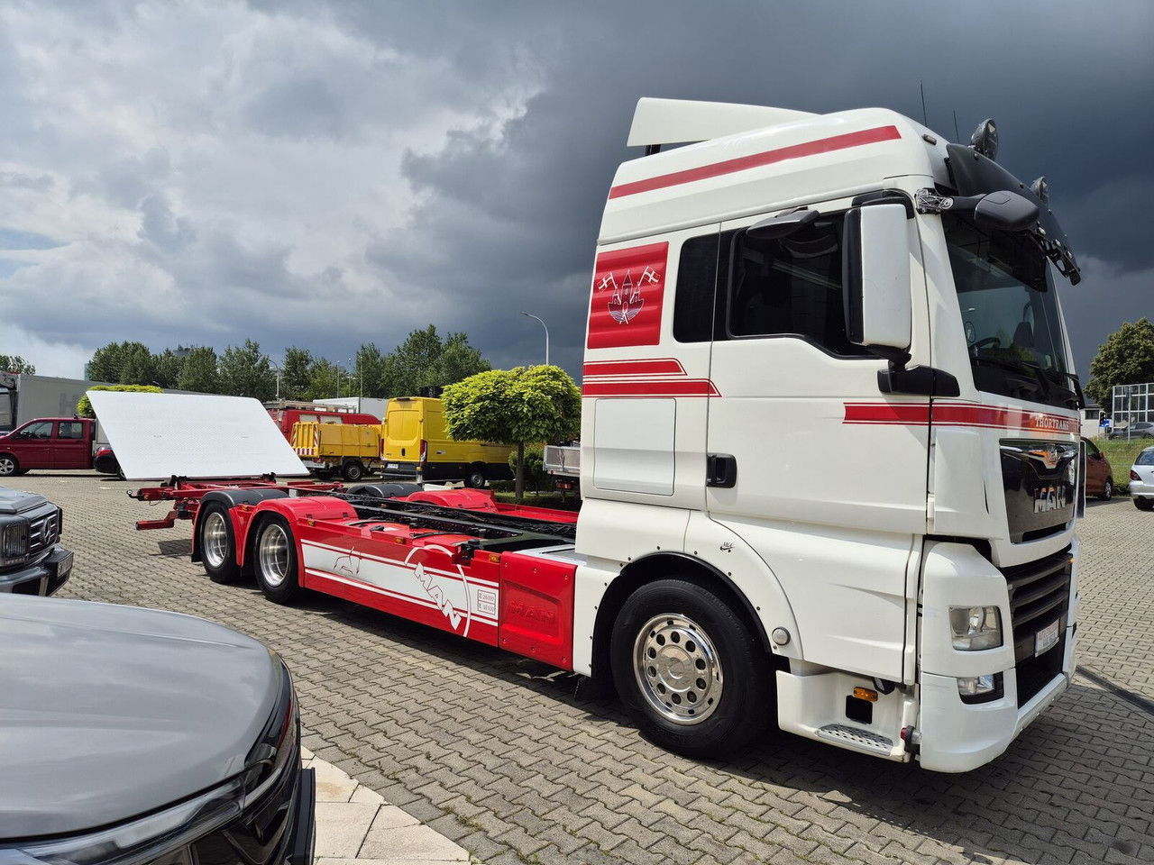 MAN TGX 28 28.420 , 6x2-2 LL / Trailer HFR KM 20 / 1 Owner / E6 /Guaran - Konteinerveduk/ Tõstukiga veoauto: pilt 5 MAN TGX 28 28.420 , 6x2-2 LL / Trailer HFR KM 20 / 1 Owner / E6 /Guaran - Konteinerveduk/ Tõstukiga veoauto: pilt 5