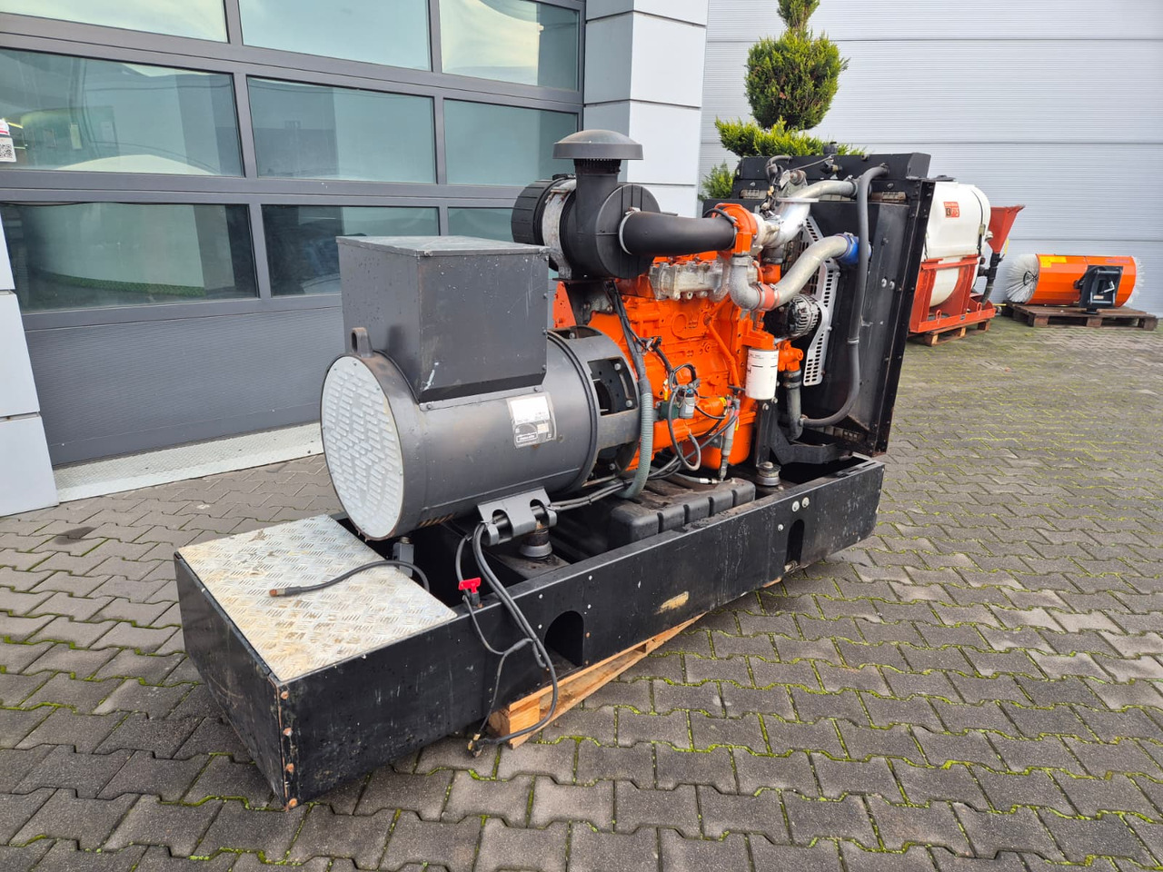 MECALAC ECP34 2S4 - Iveco Engine,126kVA,New oils, filters, Mecc Alte ECP34 2S4 - Iveco Engine,126kVA,New oils, filters, Like New - Generaatorikomplekt: pilt 4 MECALAC ECP34 2S4 - Iveco Engine,126kVA,New oils, filters, Mecc Alte ECP34 2S4 - Iveco Engine,126kVA,New oils, filters, Like New - Generaatorikomplekt: pilt 4