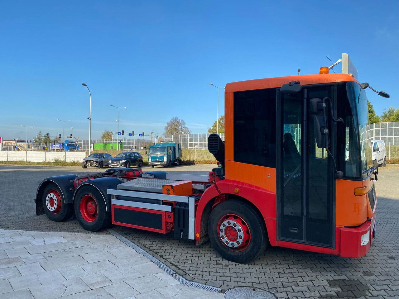 Mercedes-Benz Econic 2628 Eqonic 2628 - 1 Owner / LOW KM / Works Great - Kabiinišassiiga veoauto: pilt 4 Mercedes-Benz Econic 2628 Eqonic 2628 - 1 Owner / LOW KM / Works Great - Kabiinišassiiga veoauto: pilt 4