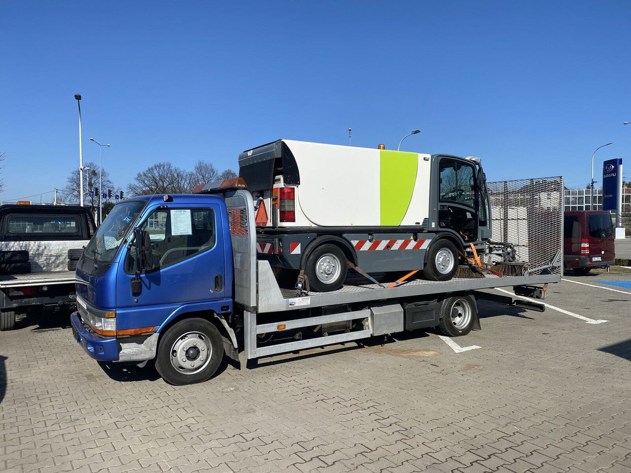 Mitsubishi Canter 3,0 D Mobile Platform / Hydraulic / Cars AND Machinery - Puksiirauto: pilt 4 Mitsubishi Canter 3,0 D Mobile Platform / Hydraulic / Cars AND Machinery - Puksiirauto: pilt 4