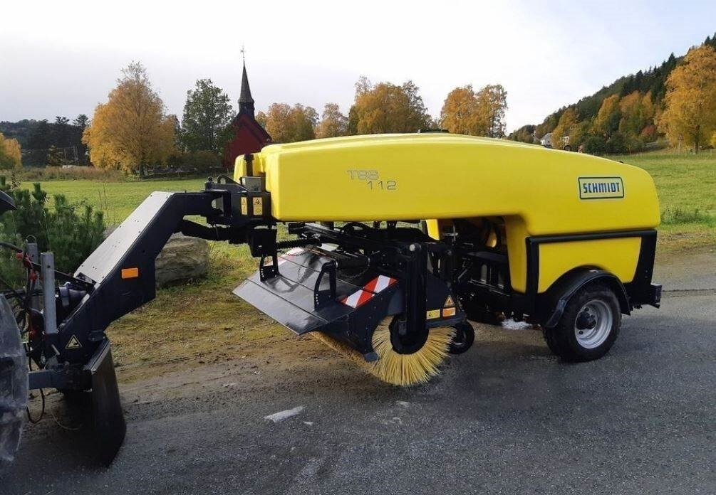 Schmidt TSS 122, Like NEW, Only 203 hours, up to 40KM/h - - Tänavapühkimismasin: pilt 2 Schmidt TSS 122, Like NEW, Only 203 hours, up to 40KM/h - - Tänavapühkimismasin: pilt 2