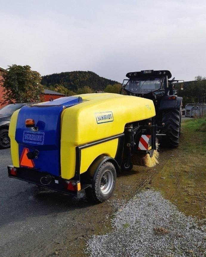 Schmidt TSS 122, Like NEW, Only 203 hours, up to 40KM/h - - Tänavapühkimismasin: pilt 4 Schmidt TSS 122, Like NEW, Only 203 hours, up to 40KM/h - - Tänavapühkimismasin: pilt 4