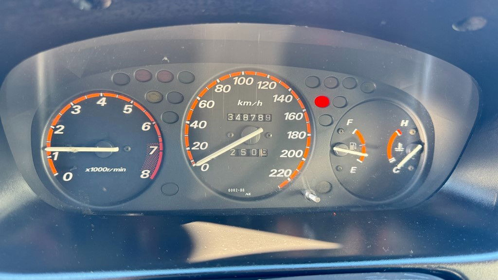 Honda CRV 2.0 - Petrol - AIR Condition - 5 Doors liising Honda CRV 2.0 - Petrol - AIR Condition - 5 Doors: pilt 13