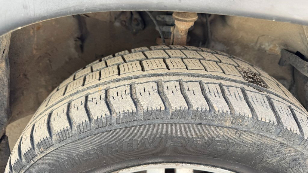 Honda CRV 2.0 - Petrol - AIR Condition - 5 Doors liising Honda CRV 2.0 - Petrol - AIR Condition - 5 Doors: pilt 7