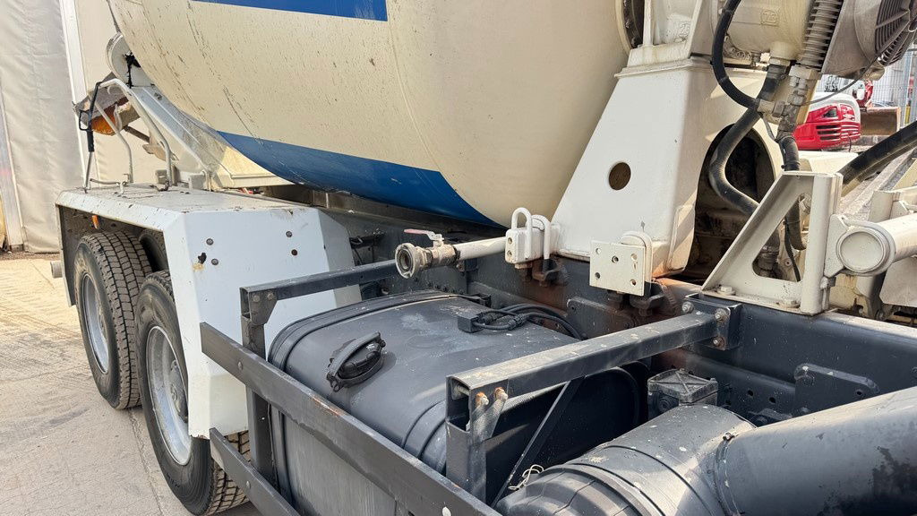 MAN FE 410A 6x4 mixer - 7m3 - euro 3 - Autobetoonisegisti: pilt 4 MAN FE 410A 6x4 mixer - 7m3 - euro 3 - Autobetoonisegisti: pilt 4