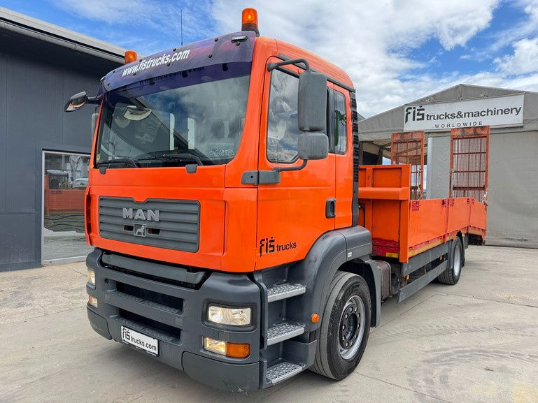 MAN TGA 18.413 4X2 transporter - 6.4m - hydraulic ramps - Treilerveoauto: pilt 1 MAN TGA 18.413 4X2 transporter - 6.4m - hydraulic ramps - Treilerveoauto: pilt 1