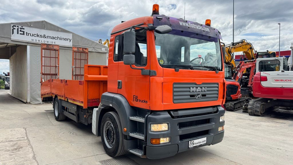 MAN TGA 18.413 4X2 transporter - 6.4m - hydraulic ramps - Treilerveoauto: pilt 3 MAN TGA 18.413 4X2 transporter - 6.4m - hydraulic ramps - Treilerveoauto: pilt 3