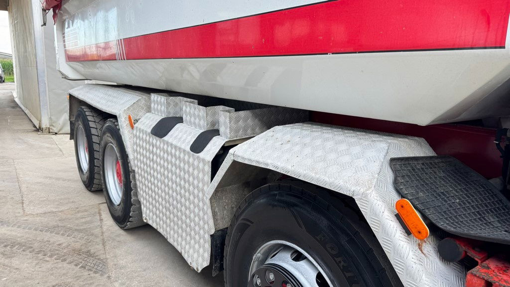 Mercedes-Benz Actros 3246 8X4 mulda tipper - retarder - hydr. back door - Kallurauto: pilt 5 Mercedes-Benz Actros 3246 8X4 mulda tipper - retarder - hydr. back door - Kallurauto: pilt 5
