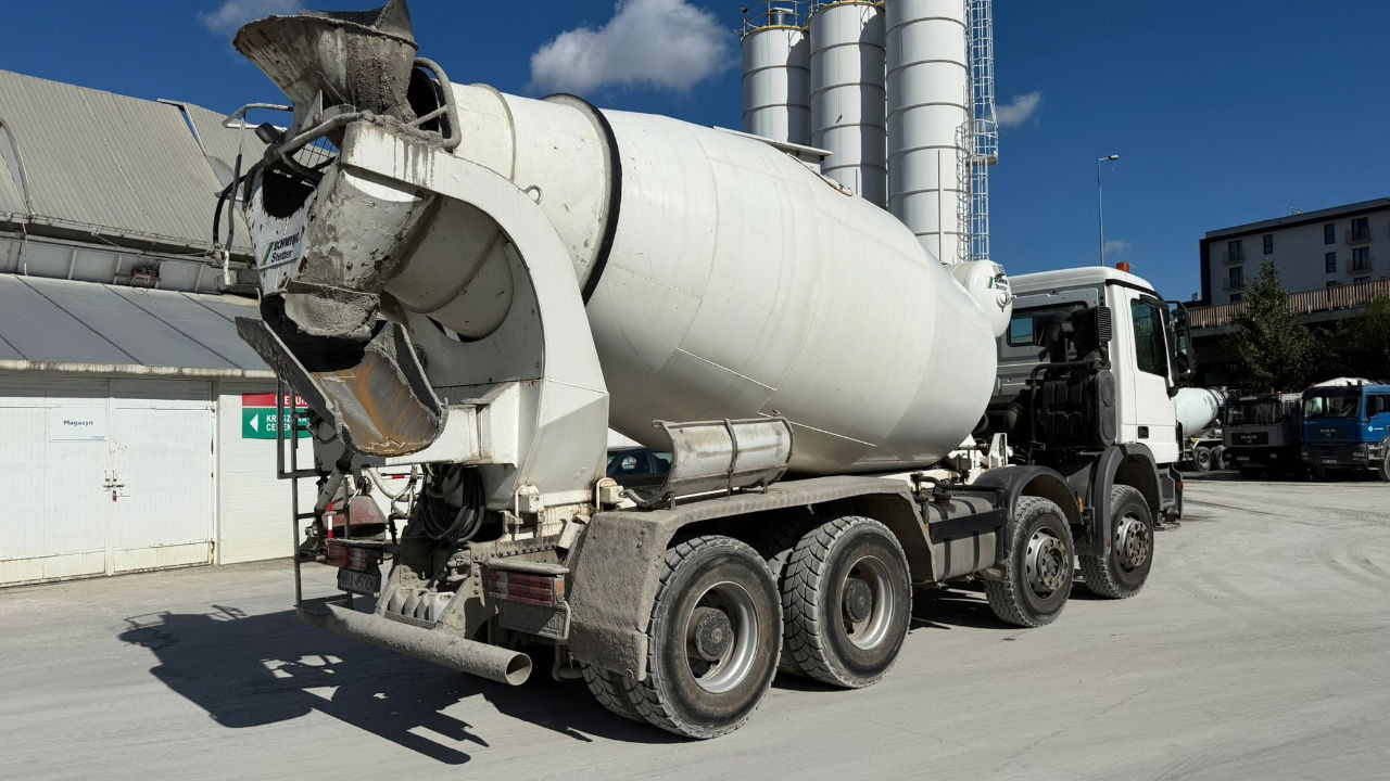 Mercedes-Benz Actros 3536 8x4 beton Schwing mixer 10m3 - Autobetoonisegisti: pilt 4 Mercedes-Benz Actros 3536 8x4 beton Schwing mixer 10m3 - Autobetoonisegisti: pilt 4