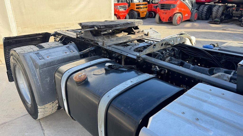 MAN TGS 18.460 4X4 tractor unit - cardan - motor brake - Sadulveok: pilt 4 MAN TGS 18.460 4X4 tractor unit - cardan - motor brake - Sadulveok: pilt 4