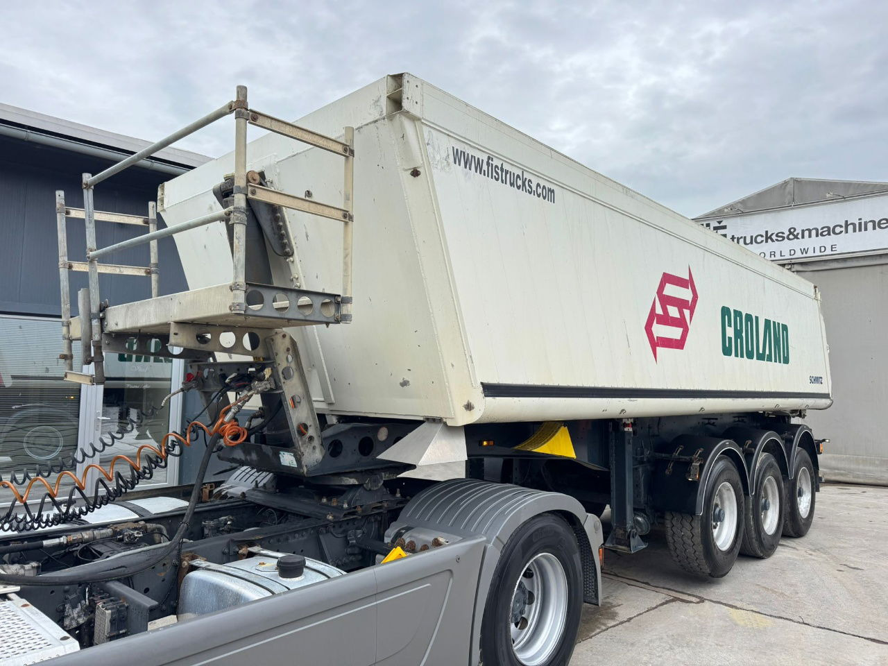 Schmitz Cargobull SKI 24 Tipper Trailer - Kallur-poolhaagis: pilt 1 Schmitz Cargobull SKI 24 Tipper Trailer - Kallur-poolhaagis: pilt 1