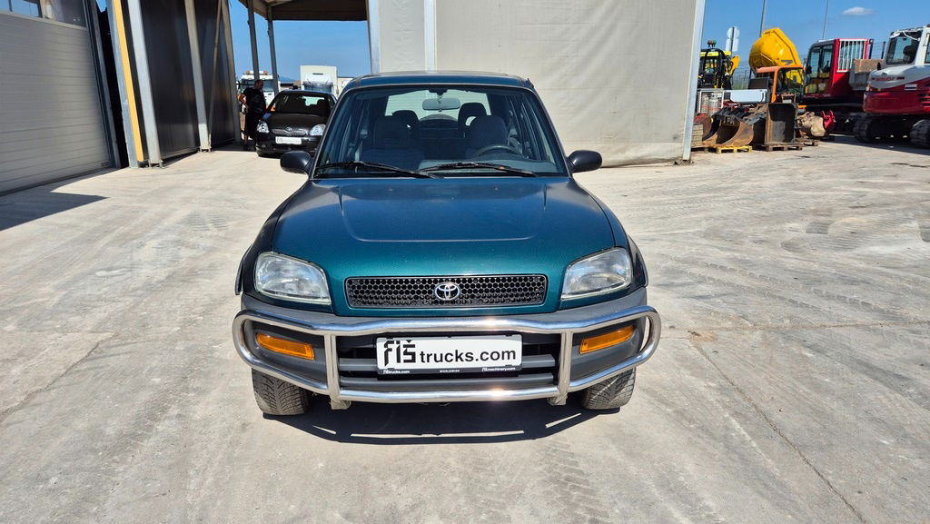 Toyota RAV4 2.0 - Petrol - Automatic - AC - Maastur: pilt 3 Toyota RAV4 2.0 - Petrol - Automatic - AC - Maastur: pilt 3