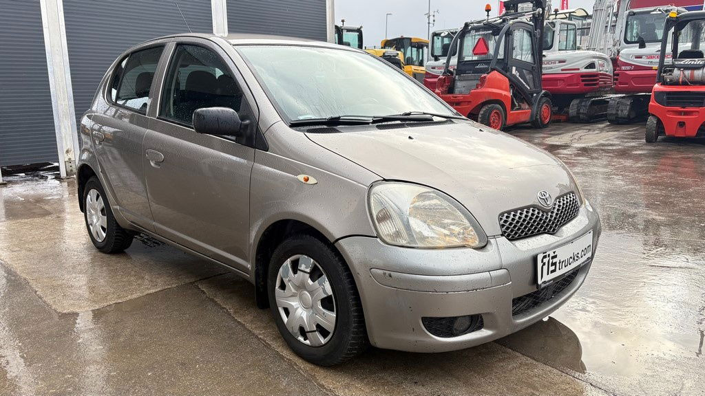 Toyota Yaris 1.3 - Petrol - 5 Doors - AC - Luukpära: pilt 2 Toyota Yaris 1.3 - Petrol - 5 Doors - AC - Luukpära: pilt 2