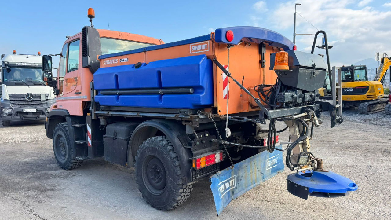 Mercedes-Benz Unimog U300 4x4 - Schmidt salt spreader 3m3 - Veoauto: pilt 4 Mercedes-Benz Unimog U300 4x4 - Schmidt salt spreader 3m3 - Veoauto: pilt 4