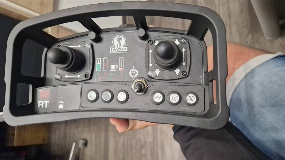 WACKER NEUSON - Armatuurlaud - Veoauto: pilt 1 WACKER NEUSON - Armatuurlaud - Veoauto: pilt 1