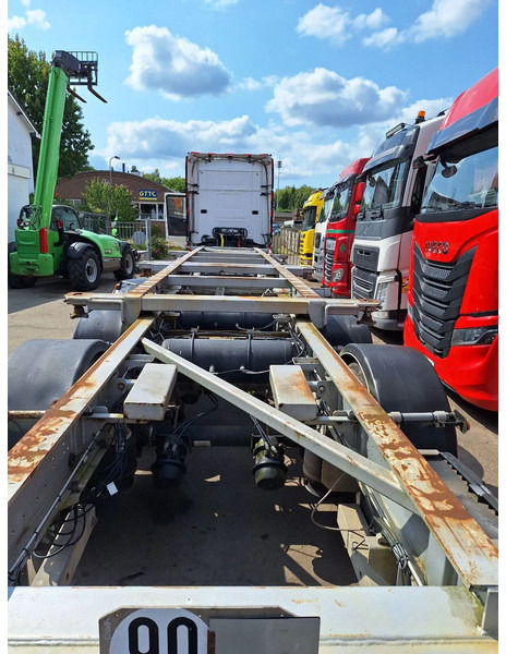 Trailor SYY3TT ADR - Konteinerveduk/ Tõstukiga poolhaagis: pilt 5 Trailor SYY3TT ADR - Konteinerveduk/ Tõstukiga poolhaagis: pilt 5