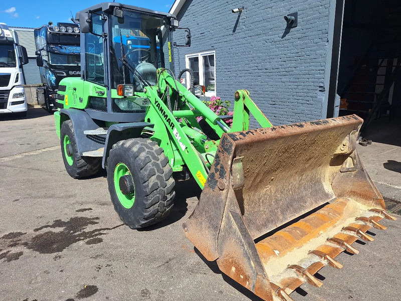 Yanmar V80 - Kompaktroomiklaadur: pilt 1 Yanmar V80 - Kompaktroomiklaadur: pilt 1