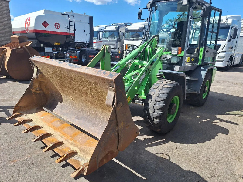 Yanmar V80 - Kompaktroomiklaadur: pilt 2 Yanmar V80 - Kompaktroomiklaadur: pilt 2