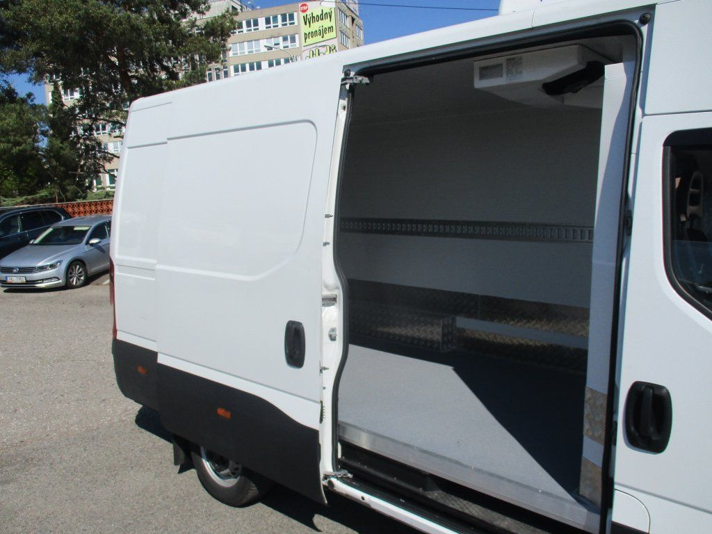 Iveco Daily 35S16 2.3L - Tarbesõiduk külmik: pilt 5 Iveco Daily 35S16 2.3L - Tarbesõiduk külmik: pilt 5