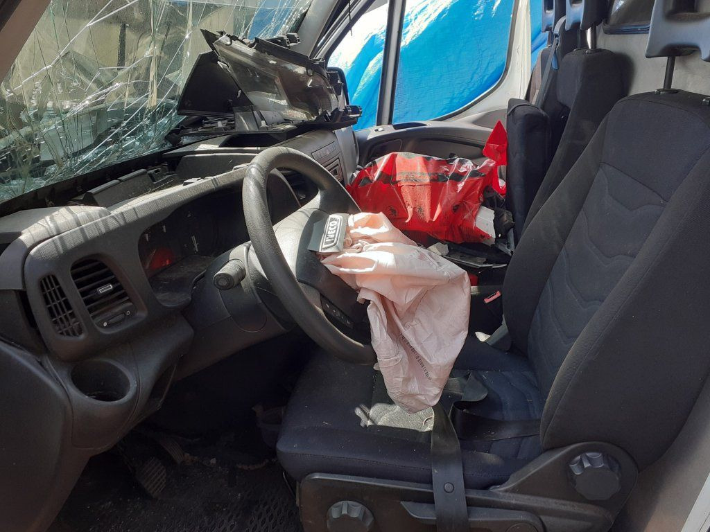 Iveco Daily 35S16 maxi Damaged liising Iveco Daily 35S16 maxi Damaged: pilt 7
