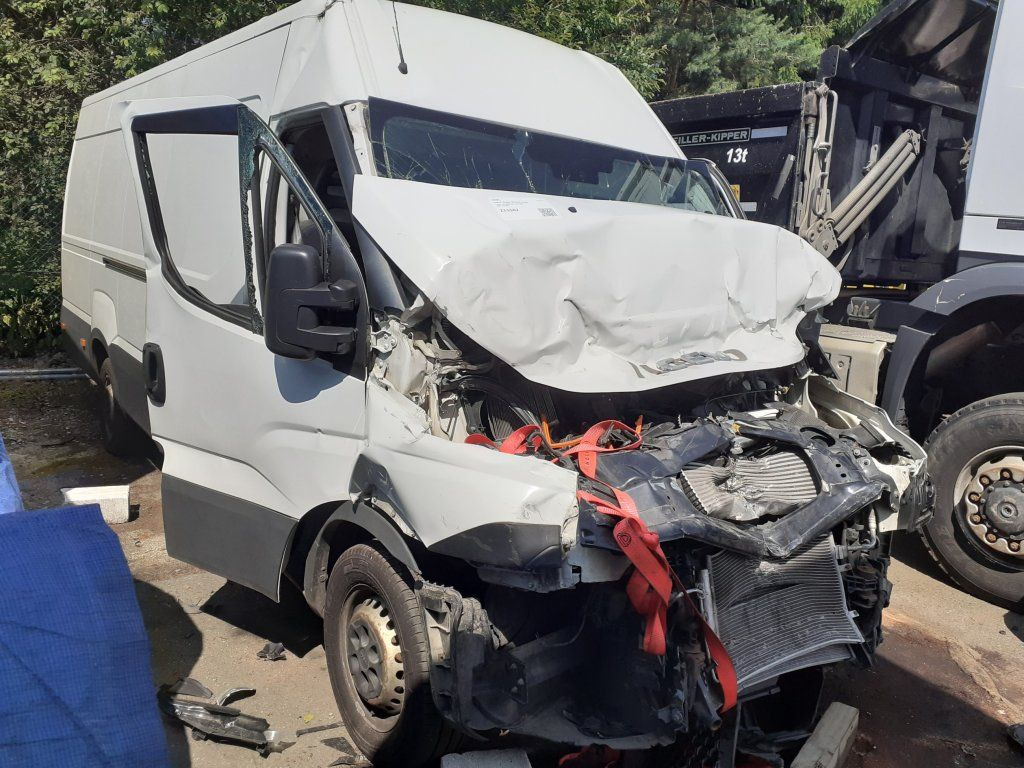 Iveco Daily 35S16 maxi Damaged - Kaubik: pilt 1 Iveco Daily 35S16 maxi Damaged - Kaubik: pilt 1