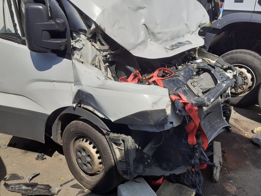 Iveco Daily 35S16 maxi Damaged - Kaubik: pilt 3 Iveco Daily 35S16 maxi Damaged - Kaubik: pilt 3