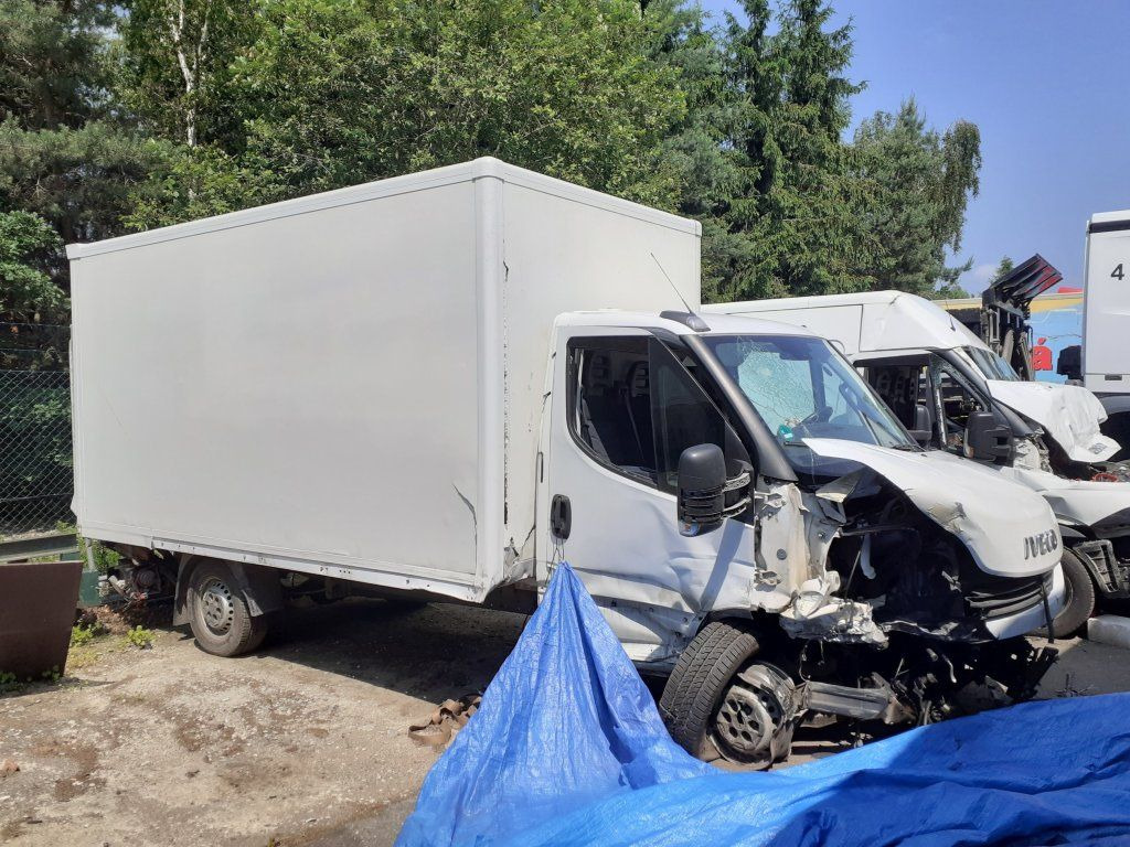 Iveco Daily 35S16 mit LBW DAMAGED - Tarbesõiduk furgoon: pilt 2 Iveco Daily 35S16 mit LBW DAMAGED - Tarbesõiduk furgoon: pilt 2