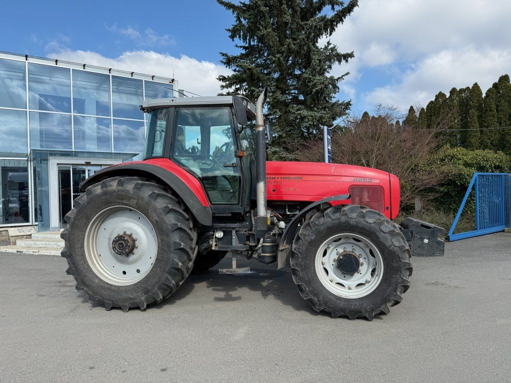 Massey Ferguson MF8260 - Traktor: pilt 3 Massey Ferguson MF8260 - Traktor: pilt 3