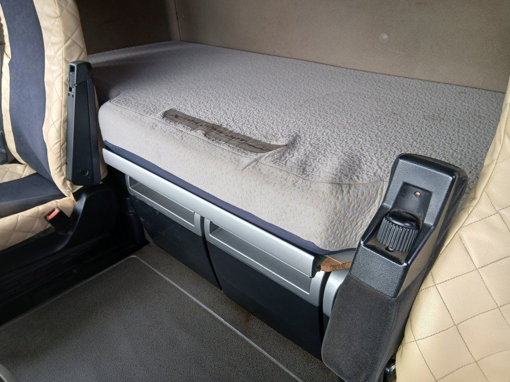 Sadulveok DAF XF105.460 Superspacecab SSC: pilt 15 Sadulveok DAF XF105.460 Superspacecab SSC: pilt 15