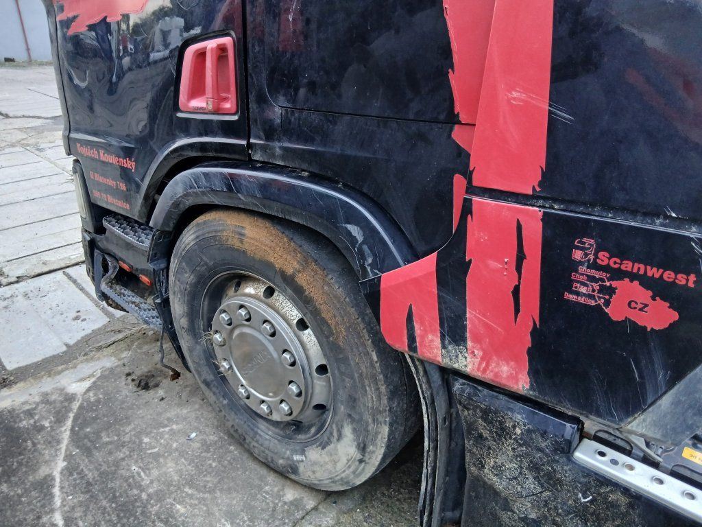 Scania R450 MEGA/lowdeck Unfall / damage - Sadulveok: pilt 5 Scania R450 MEGA/lowdeck Unfall / damage - Sadulveok: pilt 5