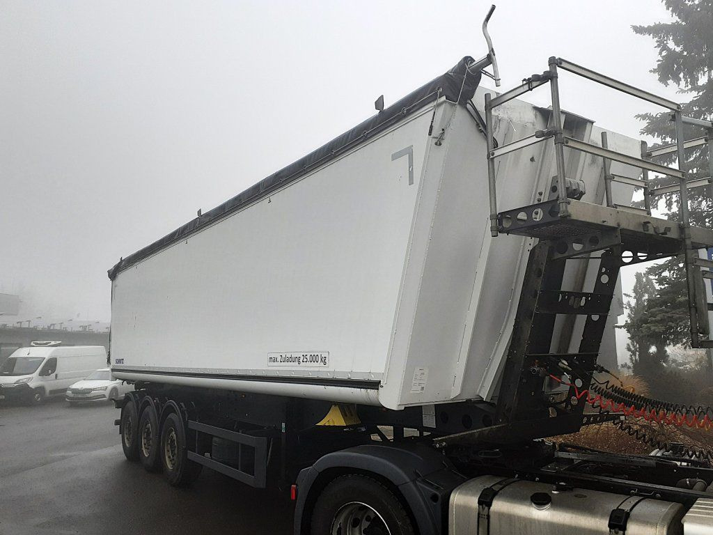 Schmitz Cargobull SKI 24 50 m3 - Kallur-poolhaagis: pilt 1 Schmitz Cargobull SKI 24 50 m3 - Kallur-poolhaagis: pilt 1
