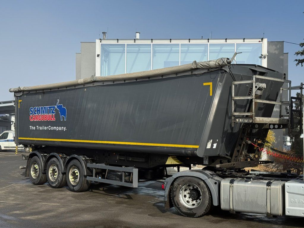 Schmitz Cargobull SKI 24 S3 50m3 - Kallur-poolhaagis: pilt 1 Schmitz Cargobull SKI 24 S3 50m3 - Kallur-poolhaagis: pilt 1