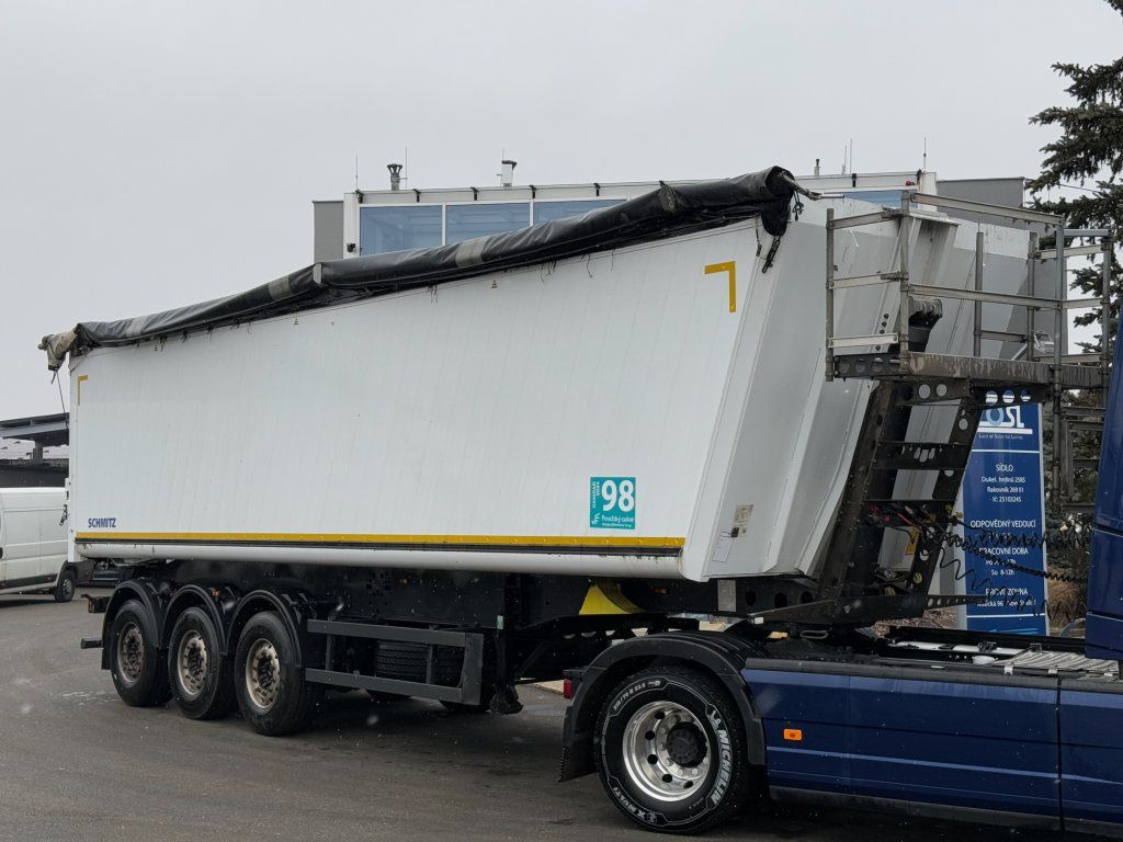 Schmitz Cargobull SKI 50m3 - Kallur-poolhaagis: pilt 1 Schmitz Cargobull SKI 50m3 - Kallur-poolhaagis: pilt 1