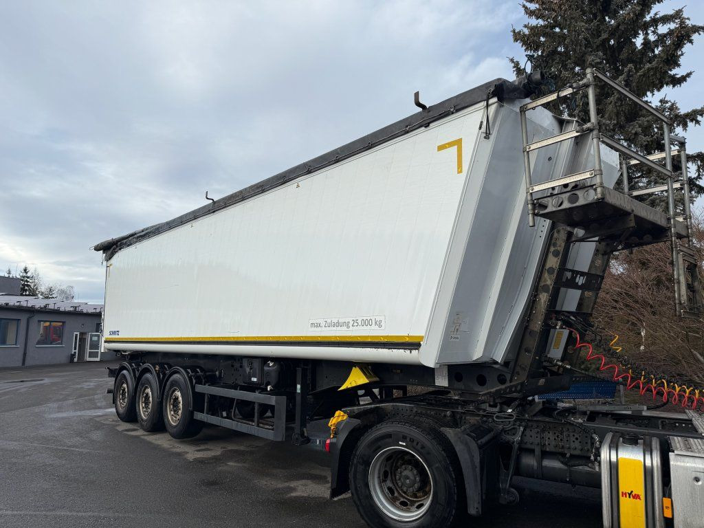 Schmitz Cargobull SKI 50m3 - Kallur-poolhaagis: pilt 1 Schmitz Cargobull SKI 50m3 - Kallur-poolhaagis: pilt 1
