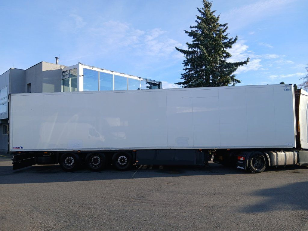 Schmitz Cargobull SKO24 Thermo King SLXe300 - Furgoonpoolhaagis: pilt 2 Schmitz Cargobull SKO24 Thermo King SLXe300 - Furgoonpoolhaagis: pilt 2