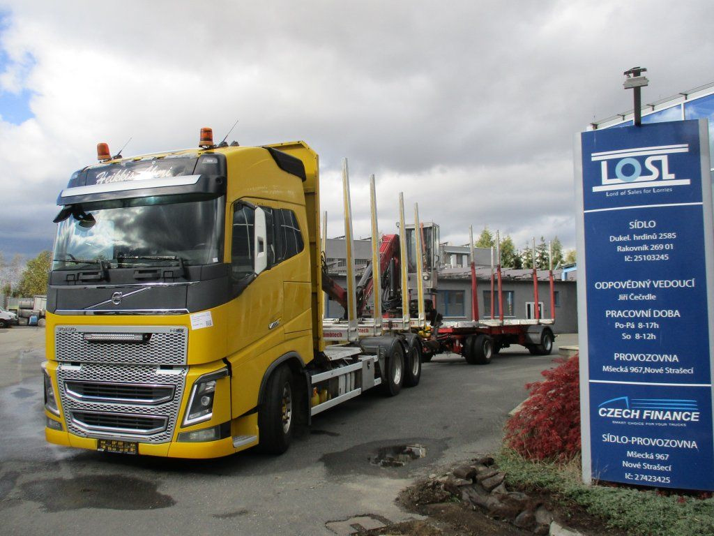 Volvo FH 16 750 6x4 + Fliegl - Metsaveok, Kraanaga veoauto: pilt 1 Volvo FH 16 750 6x4 + Fliegl - Metsaveok, Kraanaga veoauto: pilt 1