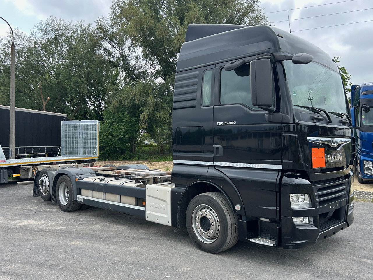 MAN TGX 26.460 / ACC / BDF MULTI / E6 / LOWDECK - Kabiinišassiiga veoauto: pilt 2 MAN TGX 26.460 / ACC / BDF MULTI / E6 / LOWDECK - Kabiinišassiiga veoauto: pilt 2