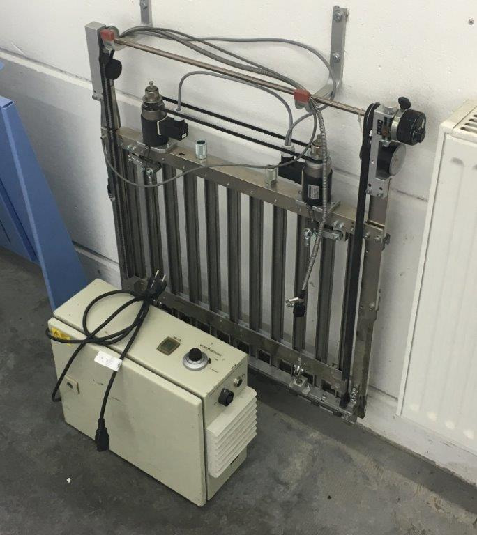 GUK SM 50-2 cutting machine with feeder - Köitmismasin: pilt 2 GUK SM 50-2 cutting machine with feeder - Köitmismasin: pilt 2