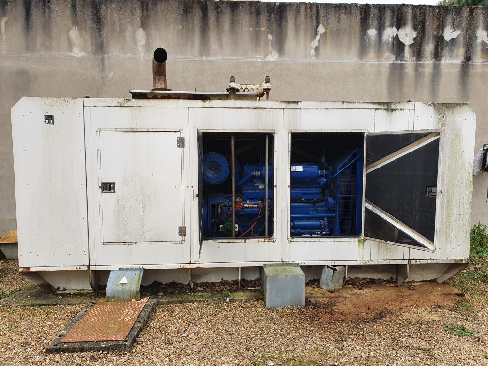 330 kVa Fg Wilson Perkins 2006 TWG2 - Generaatorikomplekt: pilt 2 330 kVa Fg Wilson Perkins 2006 TWG2 - Generaatorikomplekt: pilt 2