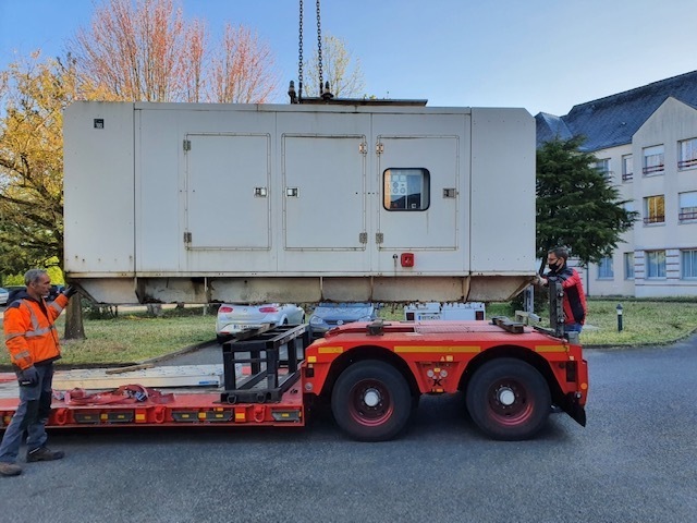 330 kVa Fg Wilson Perkins 2006 TWG2 - Generaatorikomplekt: pilt 1 330 kVa Fg Wilson Perkins 2006 TWG2 - Generaatorikomplekt: pilt 1