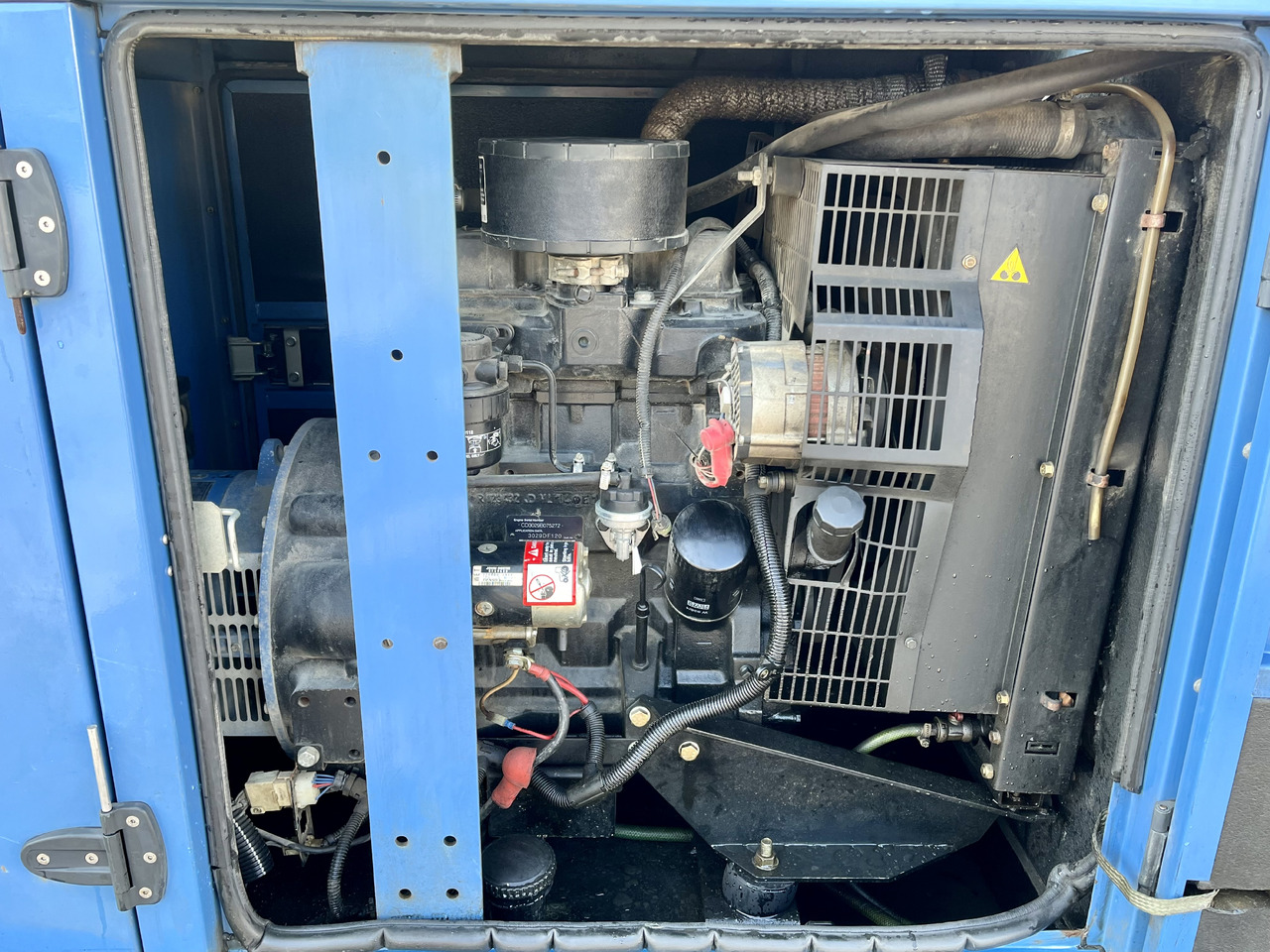 SDMO 33 kVa diesel John Deere - Generaatorikomplekt: pilt 3 SDMO 33 kVa diesel John Deere - Generaatorikomplekt: pilt 3