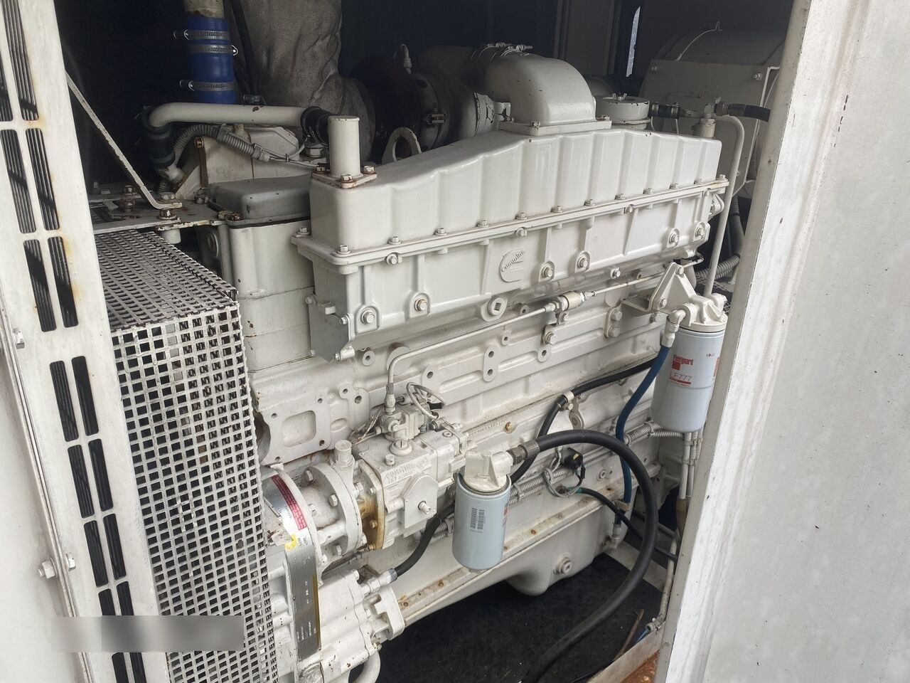 SDMO 330 kVa Cummins - Generaatorikomplekt: pilt 2 SDMO 330 kVa Cummins - Generaatorikomplekt: pilt 2
