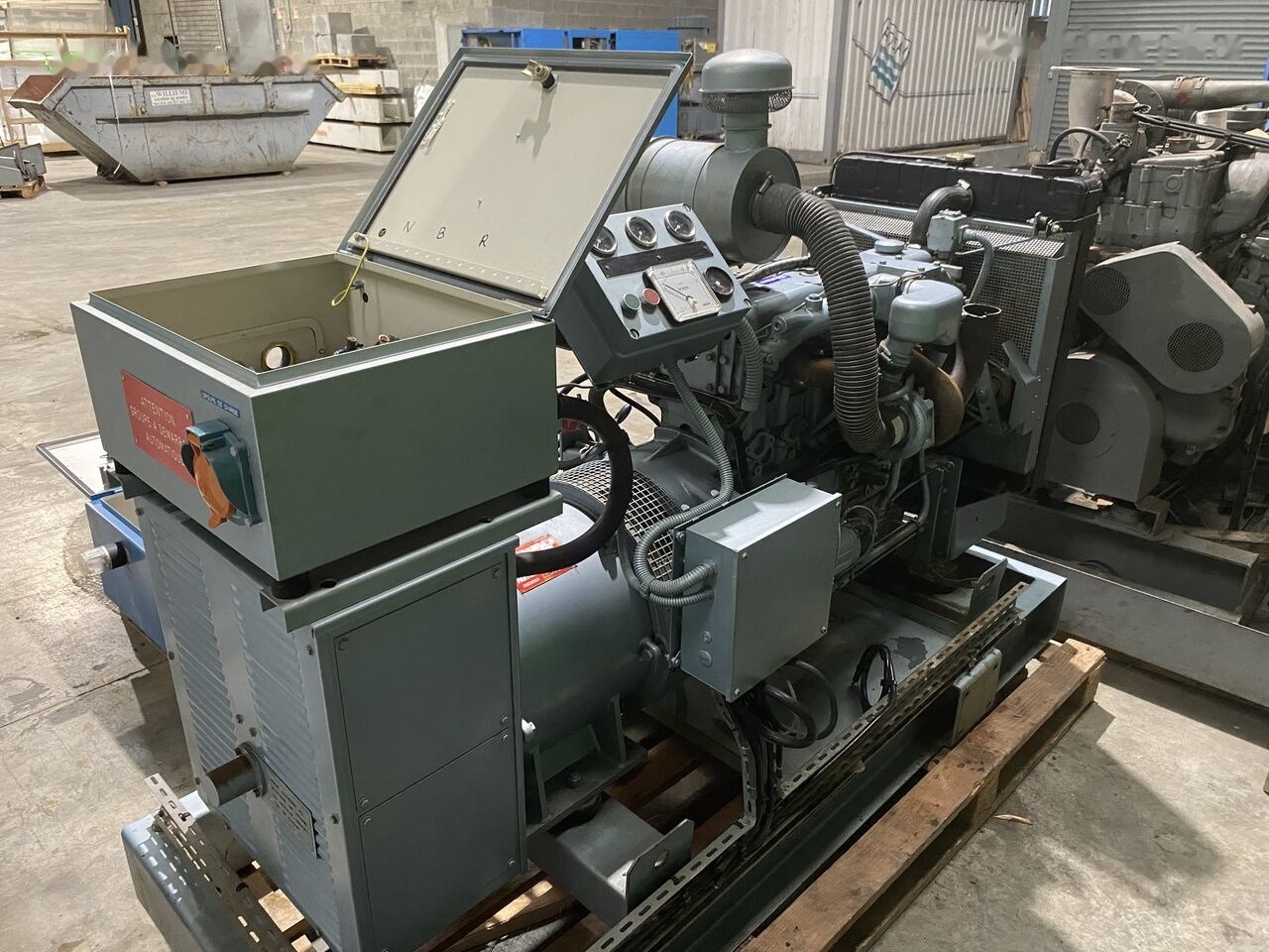 SDMO 70 kVa Perkins diesel - Generaatorikomplekt: pilt 4 SDMO 70 kVa Perkins diesel - Generaatorikomplekt: pilt 4