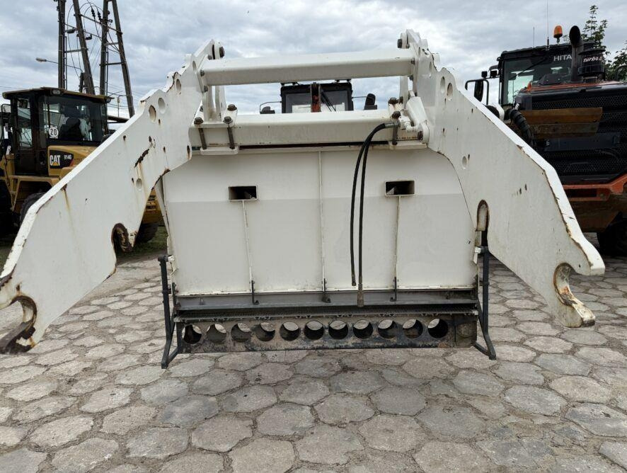 Bomag BW174 - Liiva-/ Soolajaotur - Kommunaal-/ Erisõiduk: pilt 3 Bomag BW174 - Liiva-/ Soolajaotur - Kommunaal-/ Erisõiduk: pilt 3