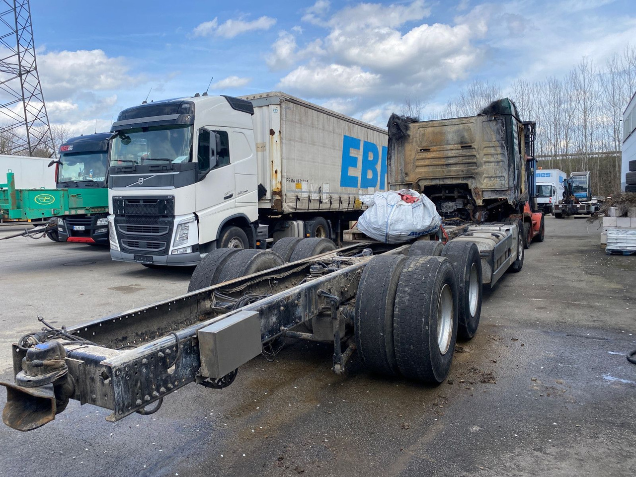 MAN TGX 26.580 Verbrannt 6x4 - Kabiinišassiiga veoauto: pilt 4 MAN TGX 26.580 Verbrannt 6x4 - Kabiinišassiiga veoauto: pilt 4
