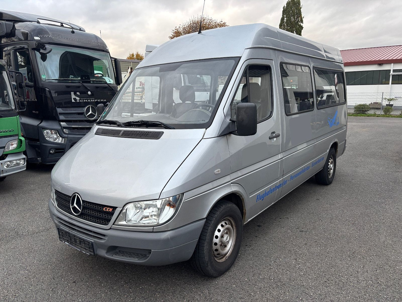 Mercedes-Benz 211 CDI 9 Sitze - Mikrobuss: pilt 2 Mercedes-Benz 211 CDI 9 Sitze - Mikrobuss: pilt 2