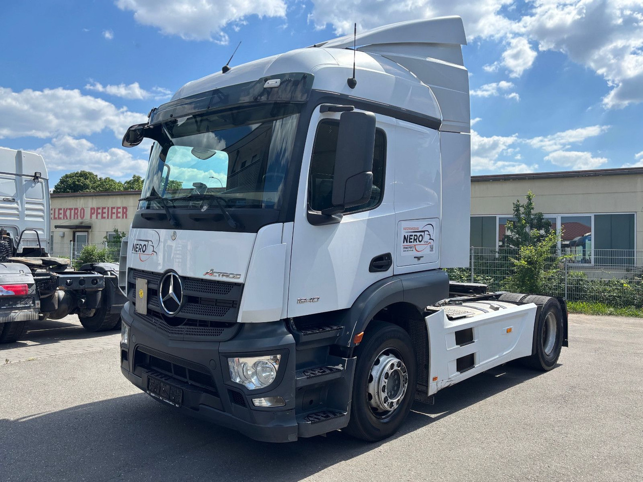 Mercedes-Benz Actros 1840 Kein 1842 1845 Retarder Blatt-Luft - Sadulveok: pilt 1 Mercedes-Benz Actros 1840 Kein 1842 1845 Retarder Blatt-Luft - Sadulveok: pilt 1